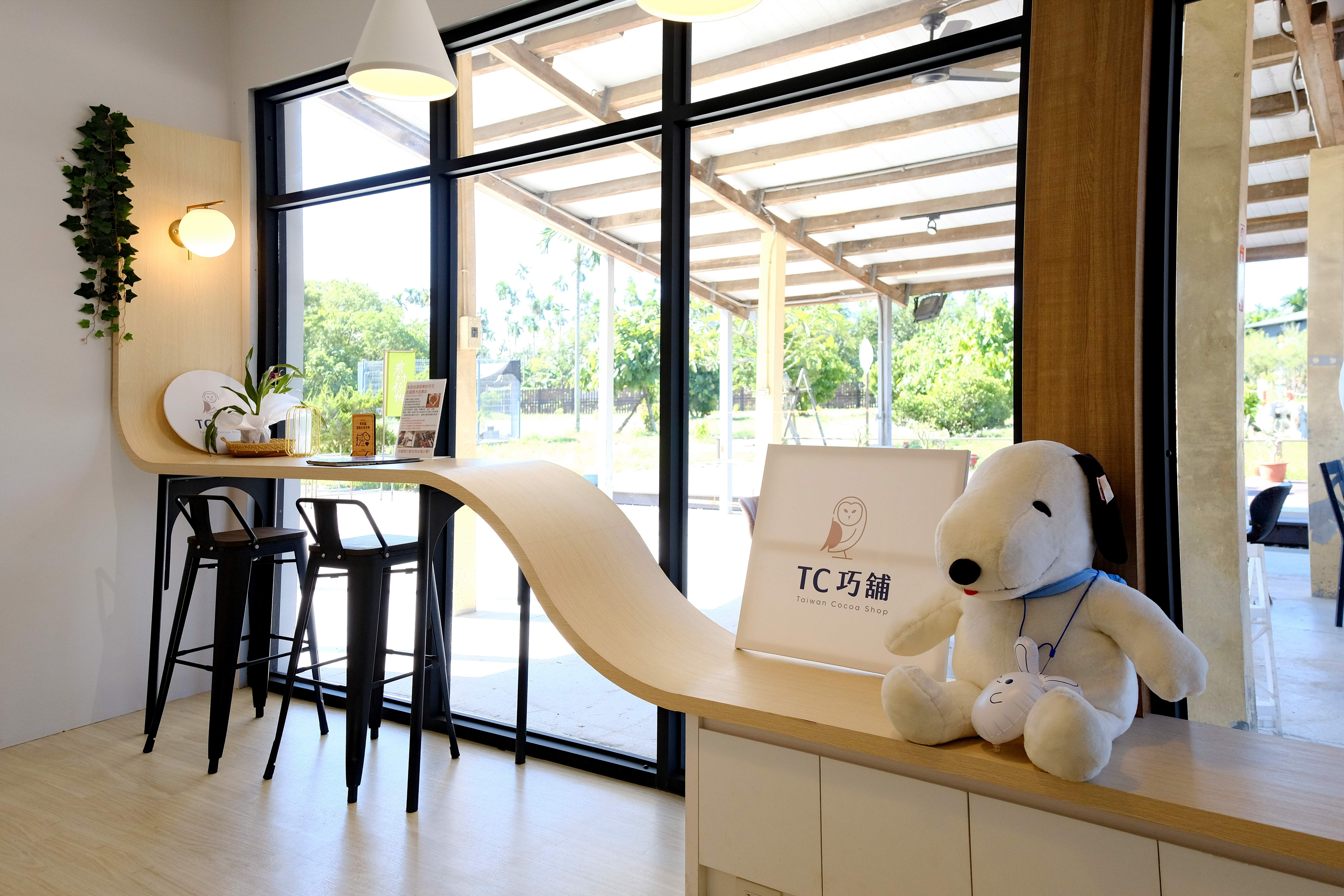 「 TC 巧舖」巧心設計的門市場域，明亮潔淨，用餐舒心。
