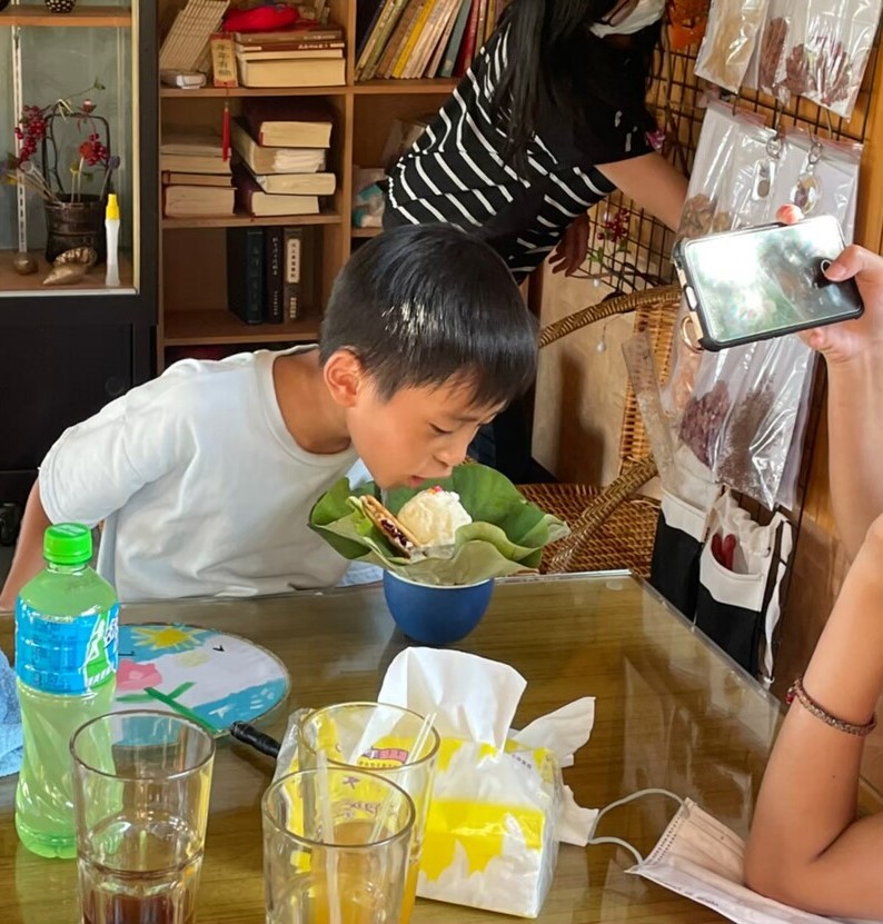 品嘗蓮子冰淇淋
