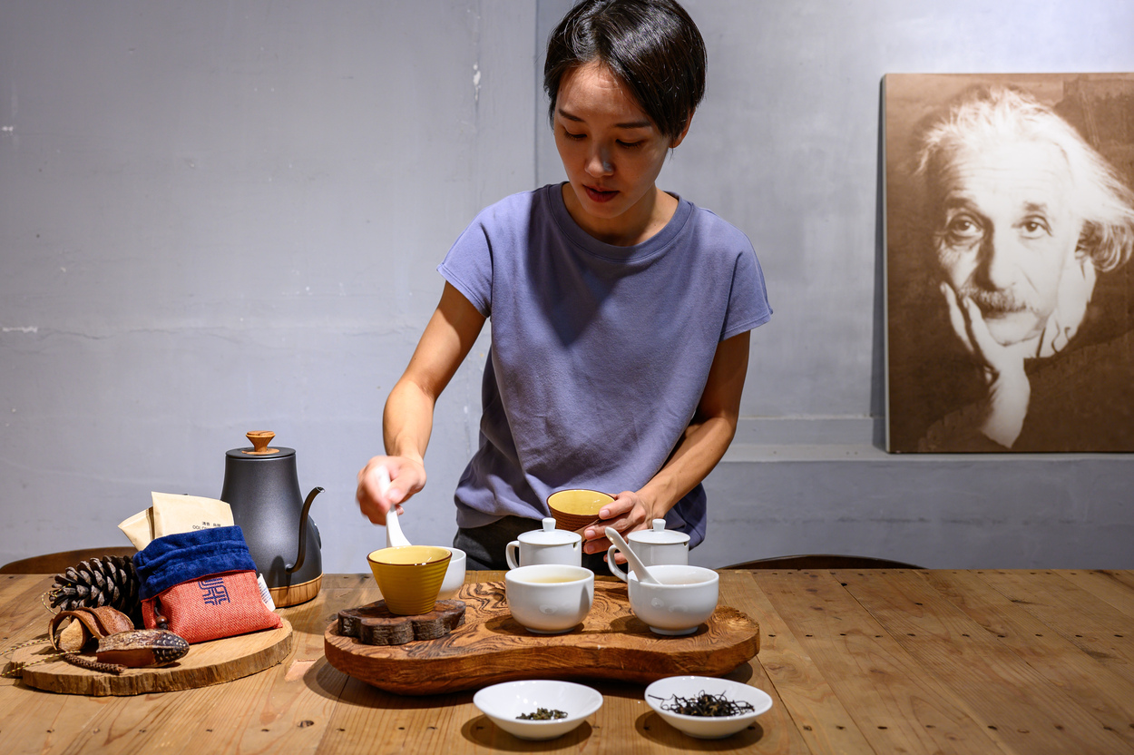 不知道怎麼選茶或是泡茶，可以透過「品茶」體驗學到茶知識。