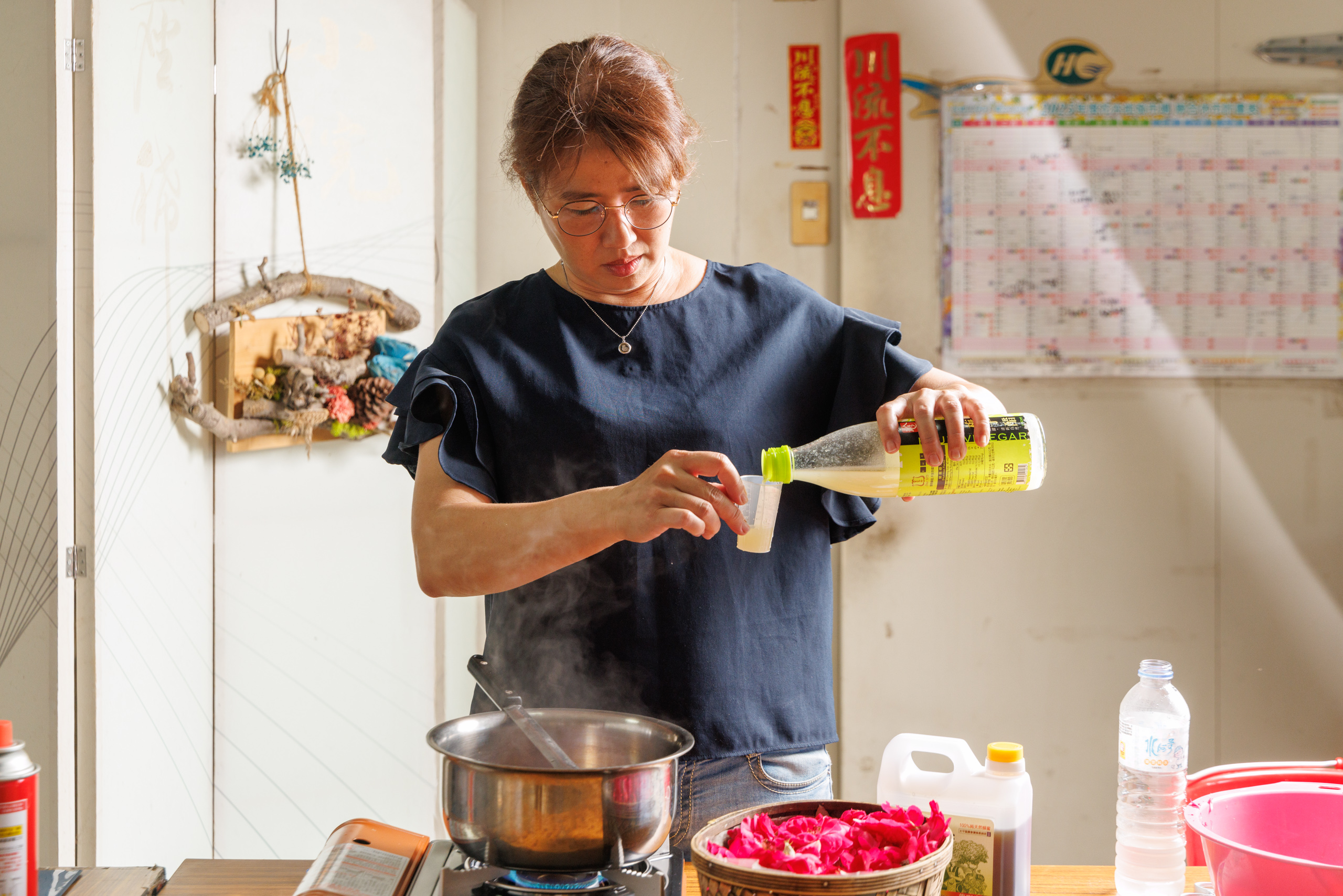 參觀完玫瑰園，顏淑絃也規畫許多手作課程，讓旅程更豐富。