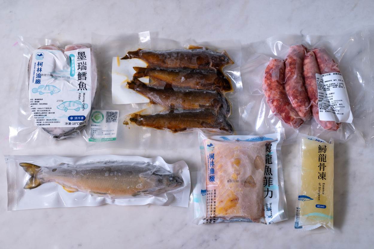 各式柯林漁廠出品的商品。