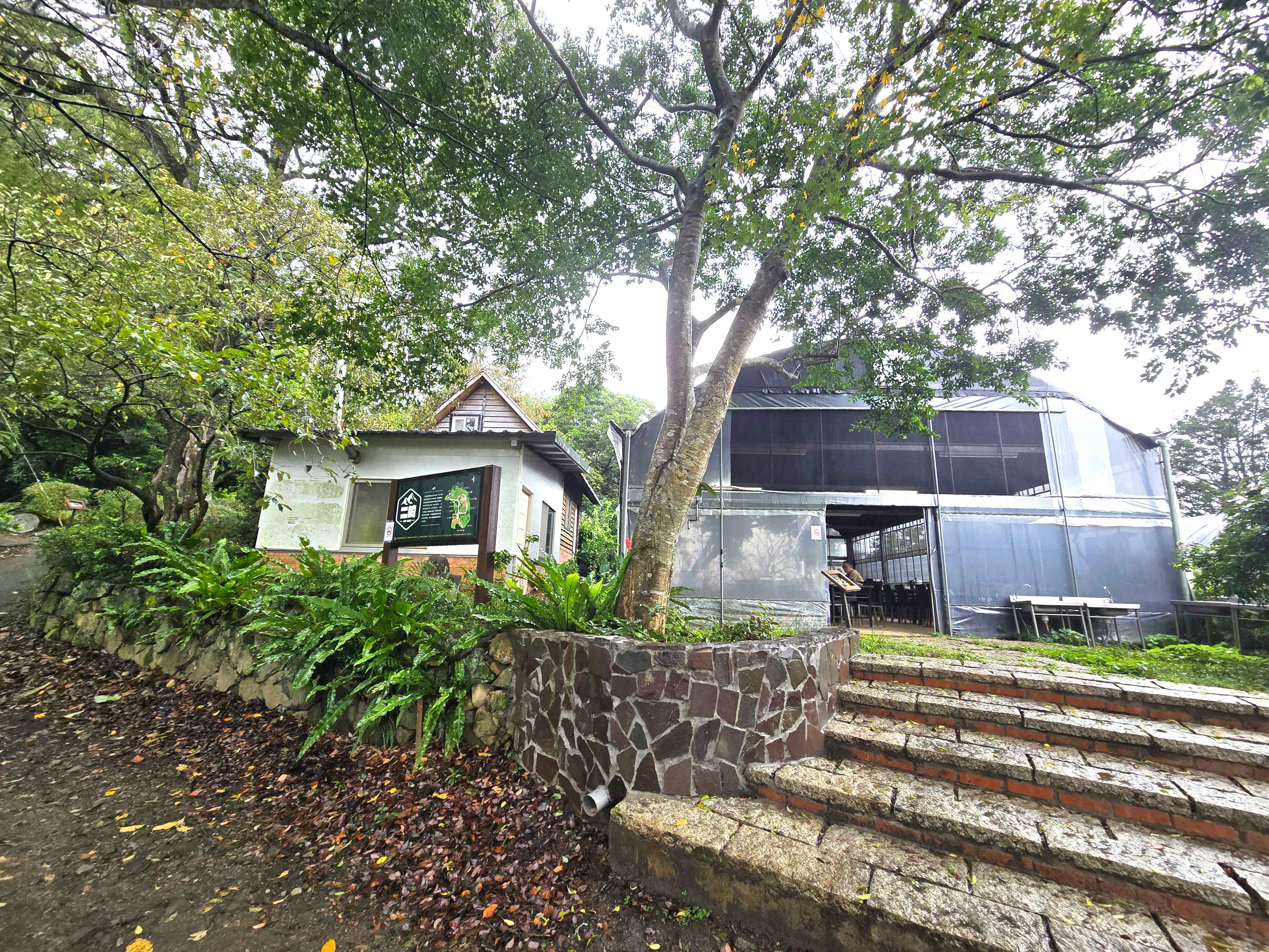 二崎生態休閒農場環境自然，生態豐富。