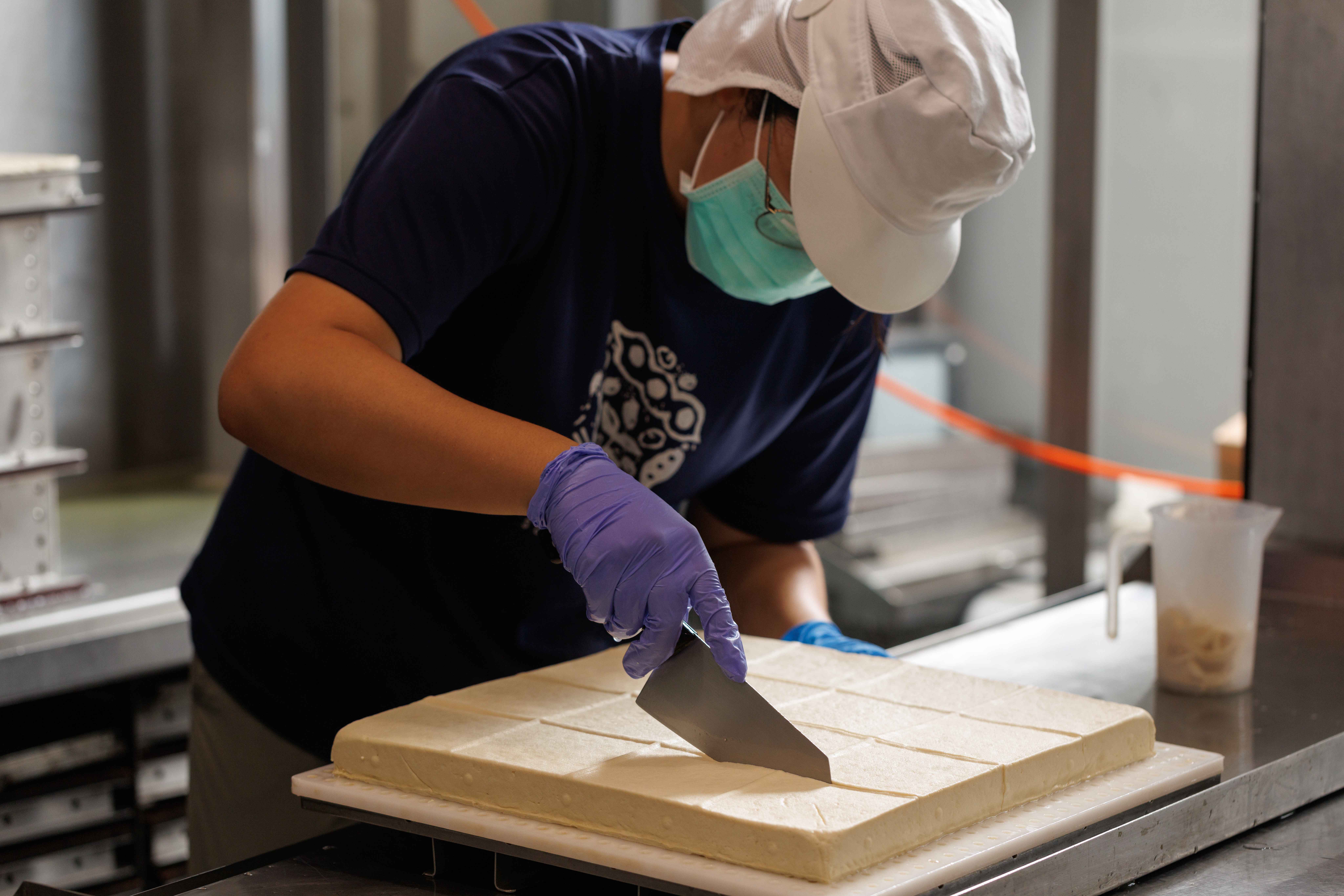 參訪豆腐製作的過程，才發現，小小一盒的豆腐，製作過程竟如此繁複。