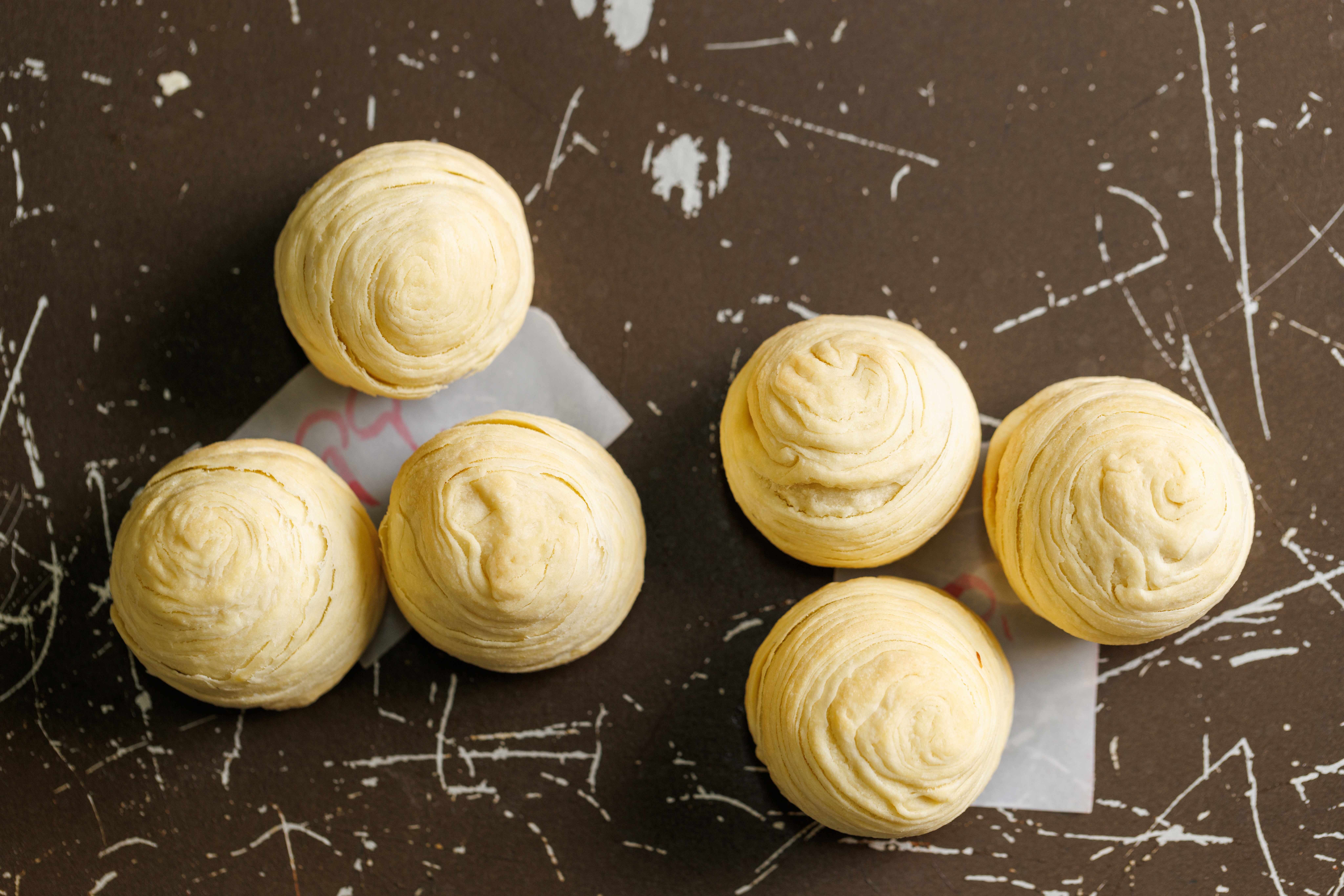 自己親手做的芋頭酥，吃起來特別有滋有味