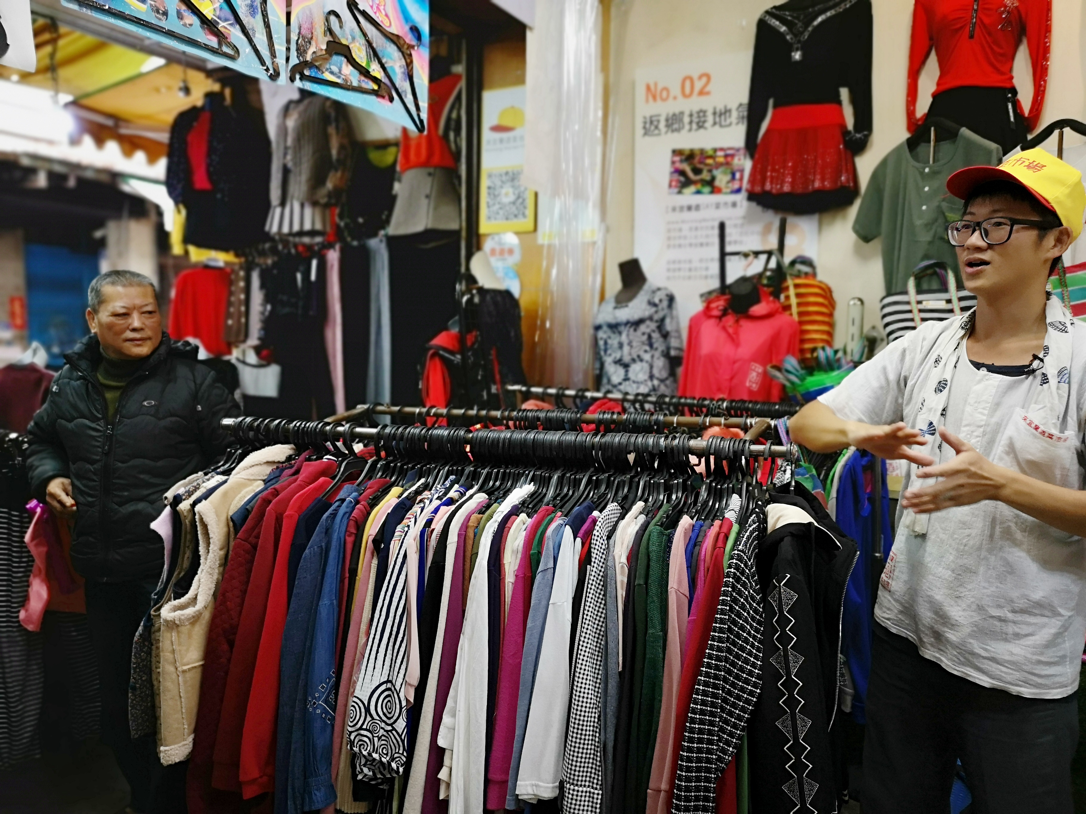 方子維的父母在宜蘭菜市場賣衣服，他知道最有生命力的地方就在這裡。