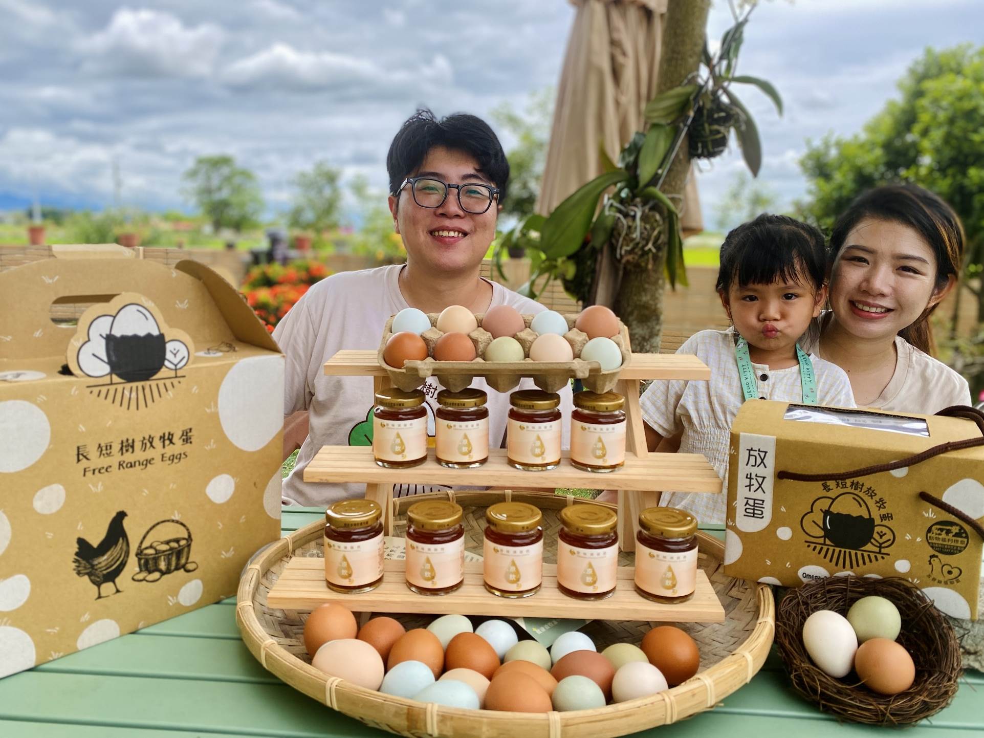 放牧蛋色彩繽紛，滴雞精「總支氨基酸」破800mg/100ml，友善動物換來更高營養。