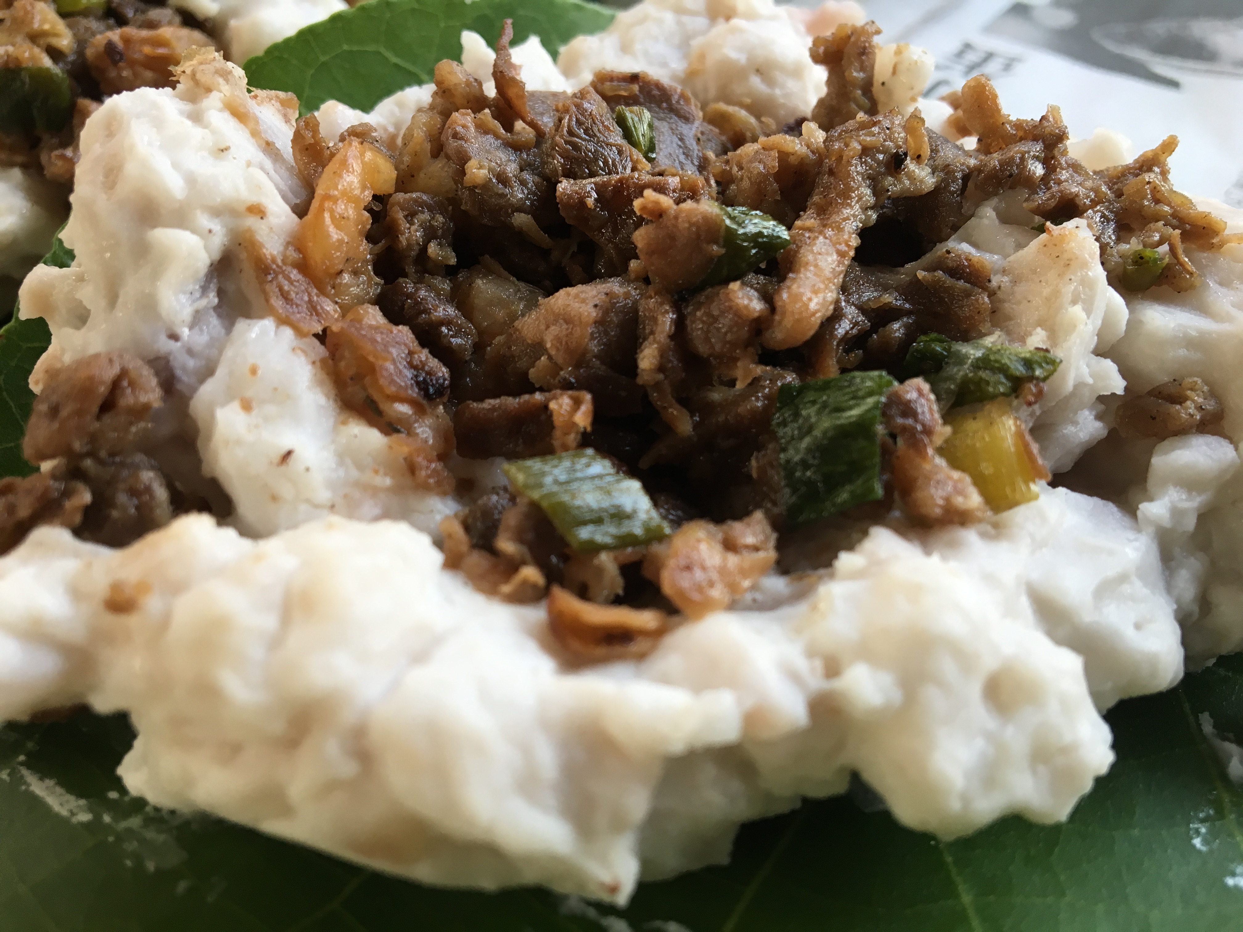 鄉下才吃得到的芋藏粿，在農場內可以親自做來吃。