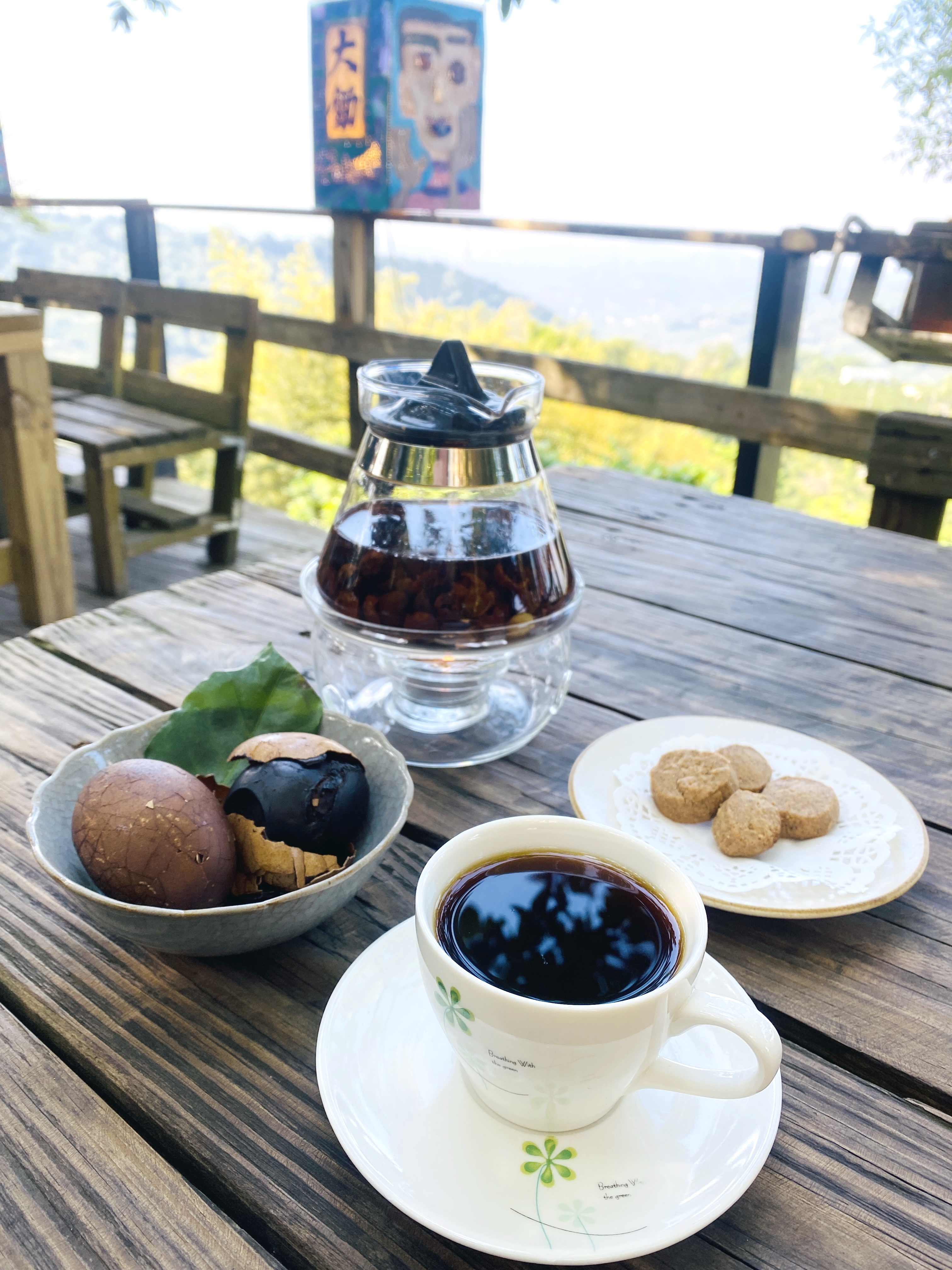 咖啡茶葉蛋、咖啡餅乾是下午茶必點招牌。