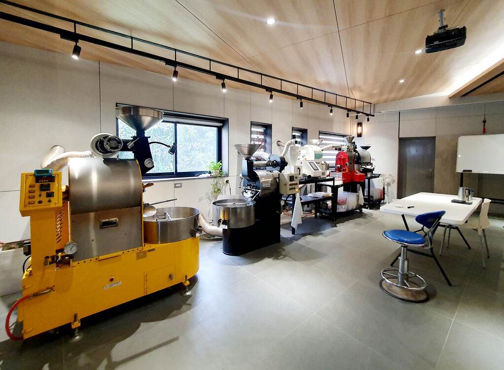 向陽莊園咖啡豆的烘焙場域。