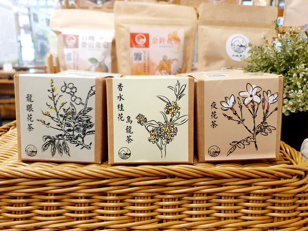 水鏡農莊農特產品乾燥花茶。