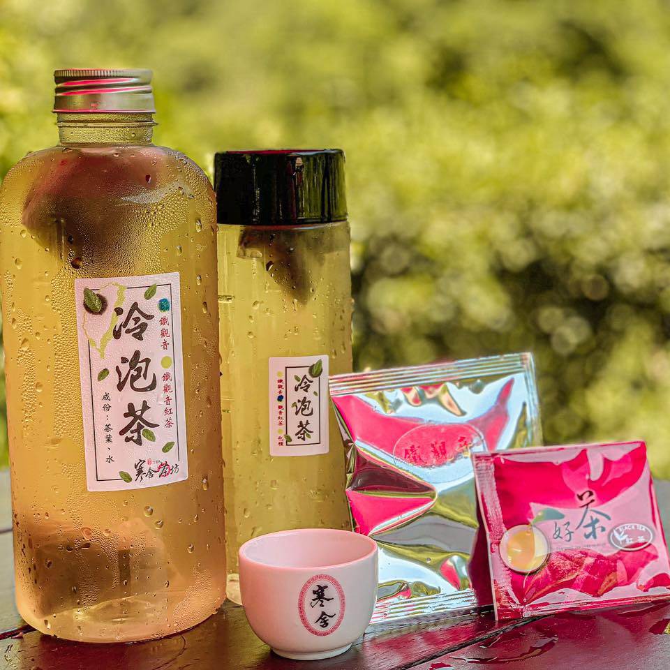 自家生產的鐵觀音、金萱、包種等茶品