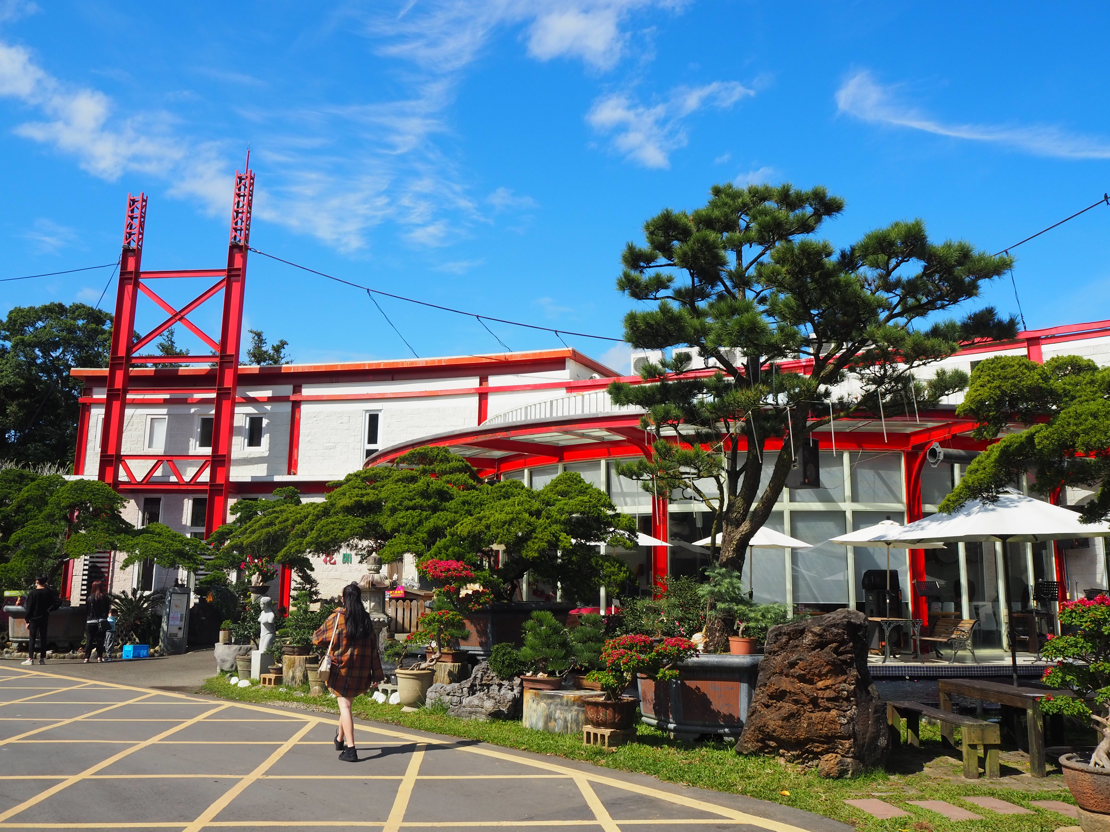 餐廳前的庭園景觀，美麗又吸睛。