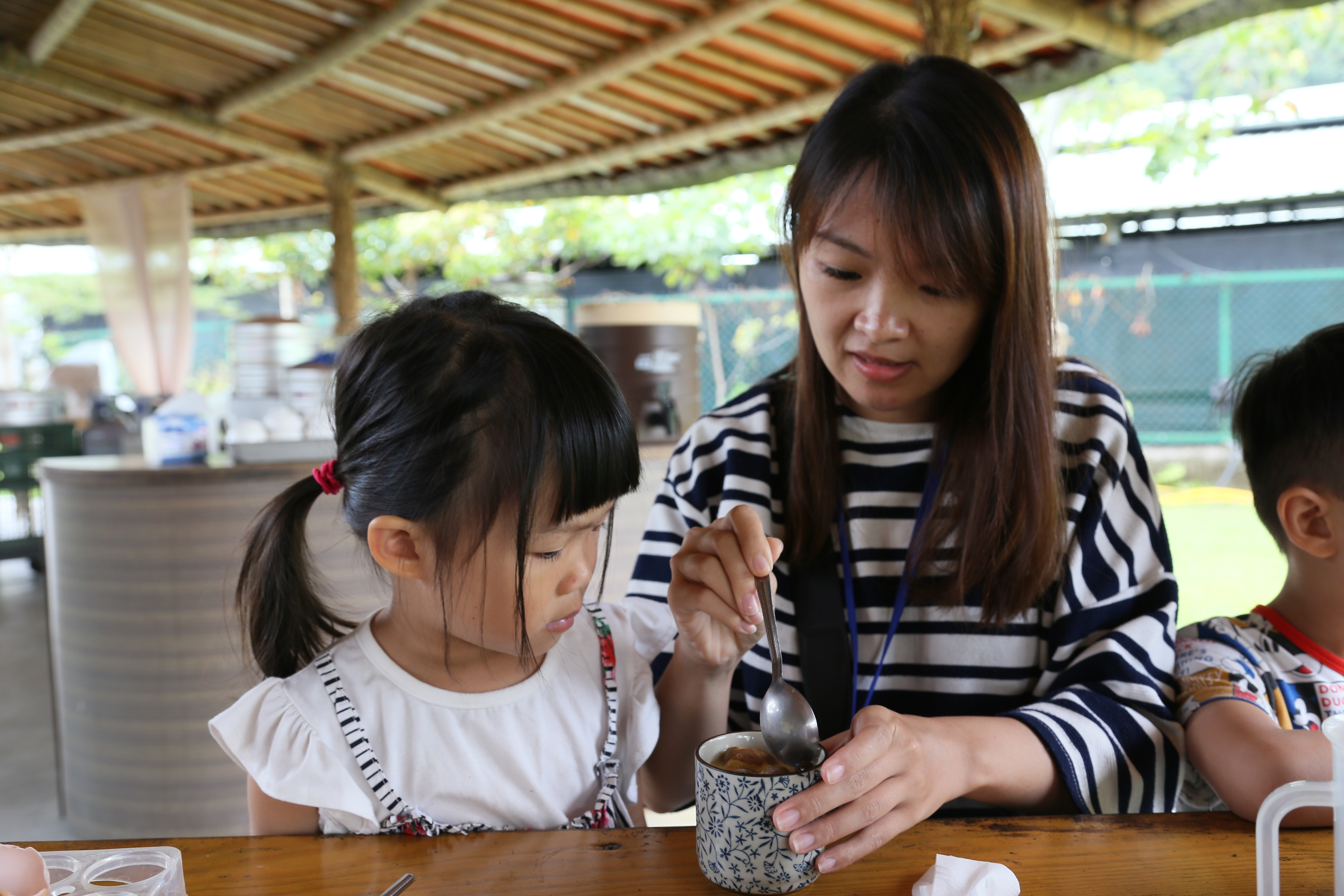 體驗活動：親子一起體驗製作茶碗蒸，趣味又好吃。